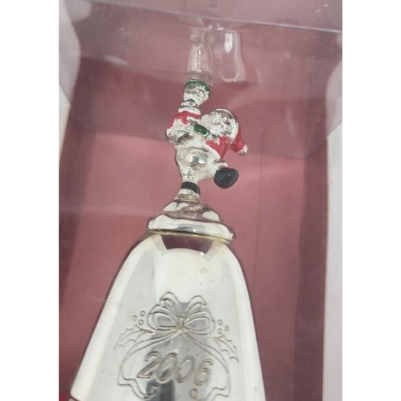 2006 Lenox 30th Musical 2006 WInnie the Pooh Deck the Halls Bell Ornament U37 - Picture 2 of 6